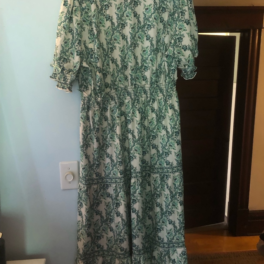Max Studio London Green Floral Tiered Maxi Dress - Picture 3 of 5